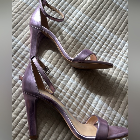 Heels 
Gianni Bini 
Steve Madden

All four pairs for $35

Size 7 & 7.5 - Picture 2 of 4